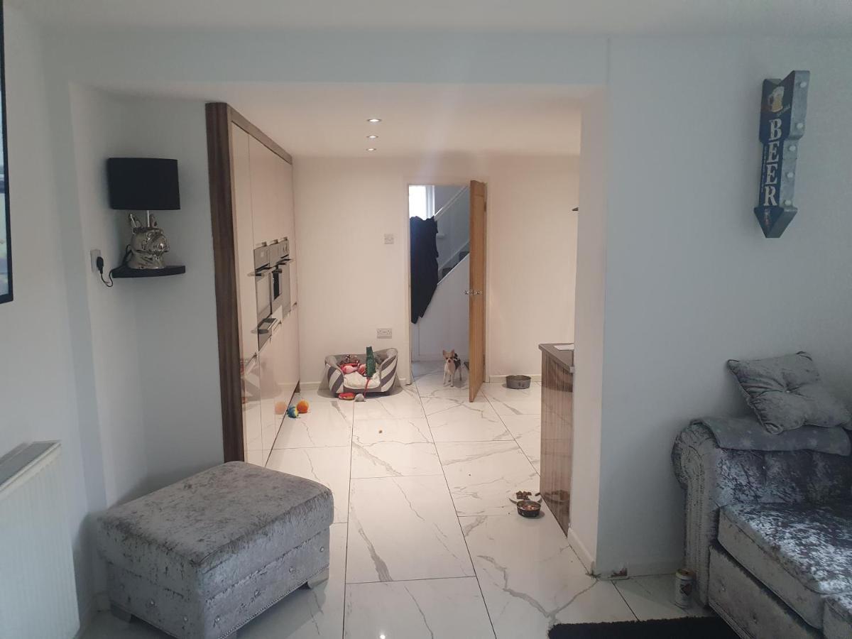 The Hawthorns Large Detached 3 Bedroom Family Home 시햄 외부 사진