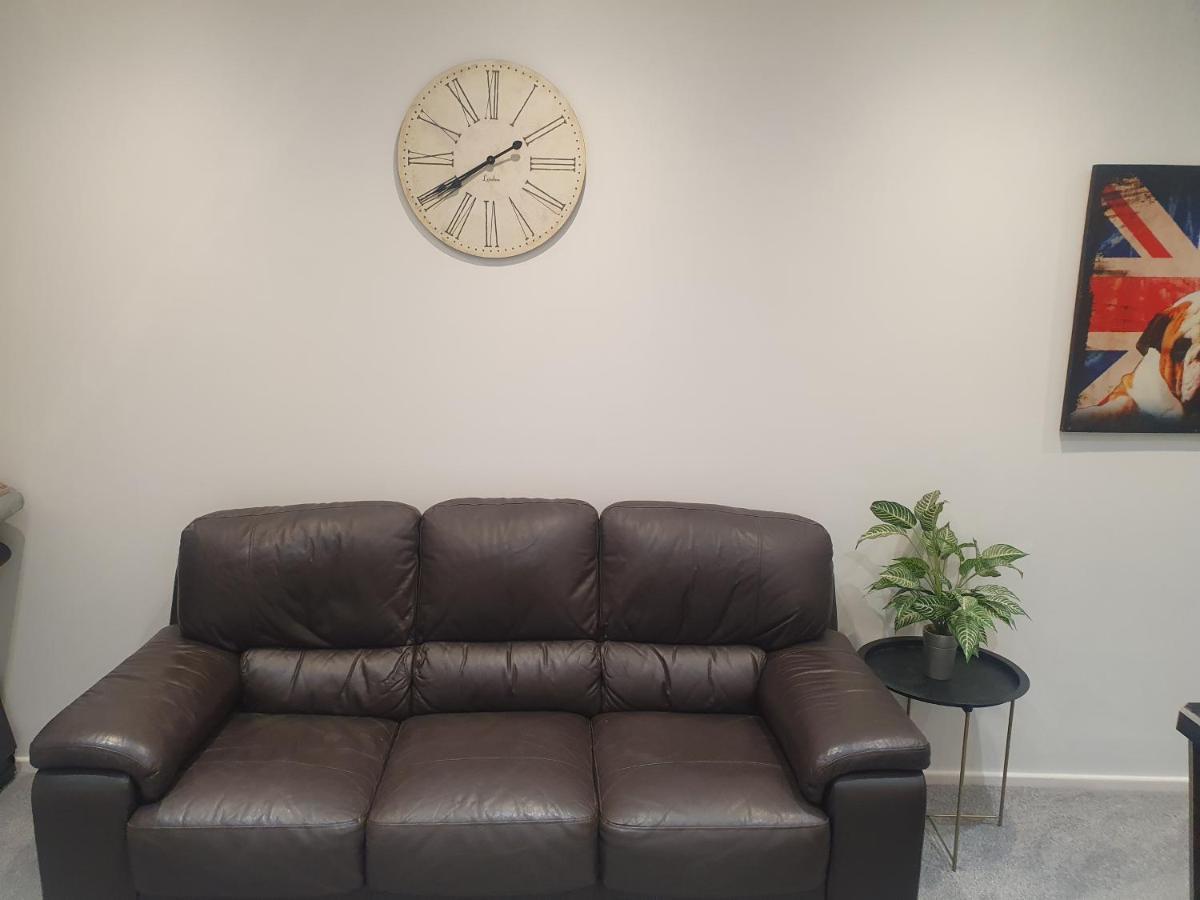 The Hawthorns Large Detached 3 Bedroom Family Home 시햄 외부 사진